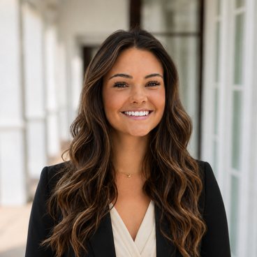 Headshot of Raegan Meadows